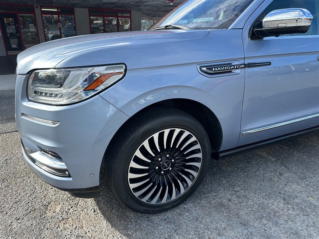 2020 Lincoln Navigator Black Label's photo