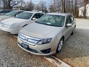 Picture of a 2010 Ford Fusion SE