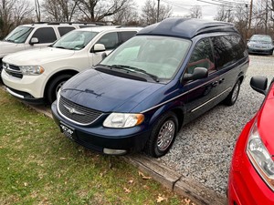 Picture of a 2003 Chrysler Town & Country Limited FWD