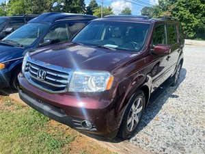 Picture of a 2013 Honda Pilot Touring 2WD 5-spd AT With DVD