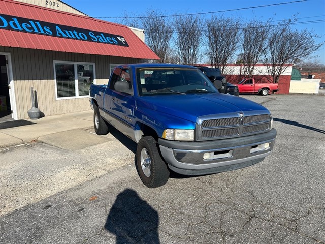 Dodge Ram 1500 Quad Cab Short Bed 4WD in High Point