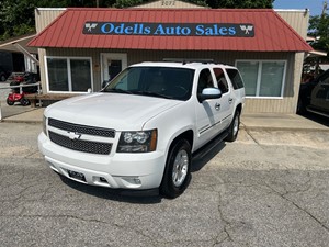 Picture of a 2008 Chevrolet Suburban LT1 1500 4WD