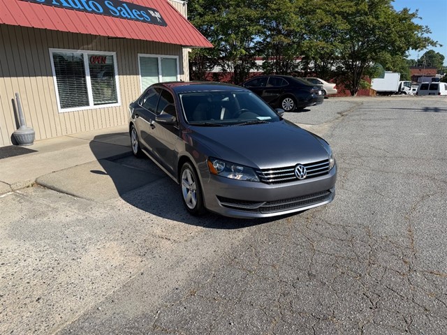 Volkswagen Passat 2.5L SE AT in High Point