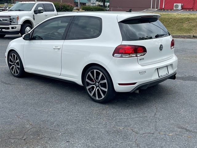 2012 Volkswagen GTI Base photo 2