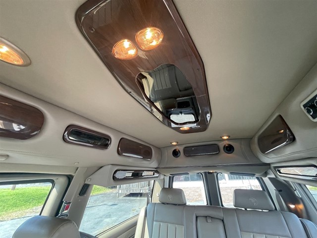 2014 GMC Savana Passenger 1LS photo 60