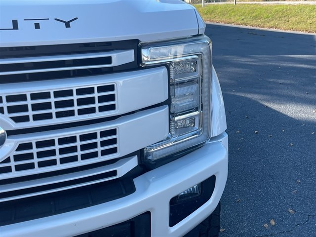 2018 Ford F-450 Super Duty Platinum photo 9