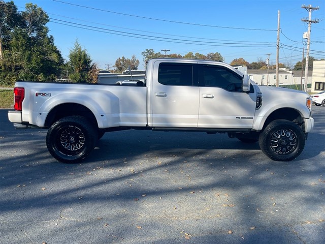 2018 Ford F-450 Super Duty Platinum photo 5