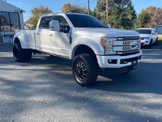 2018 Ford F-450 Super Duty Platinum photo 6