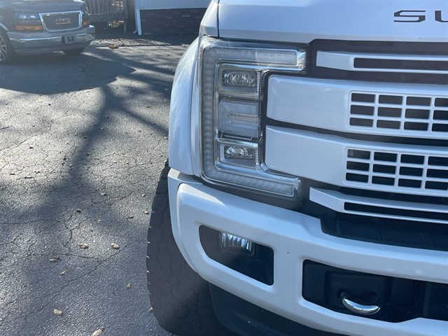 2018 Ford F-450 Super Duty Platinum photo 8