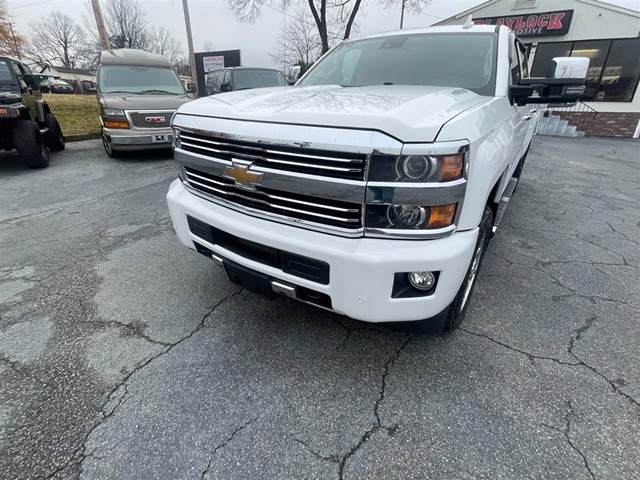 2015 Chevrolet Silverado 2500HD High Country photo 10