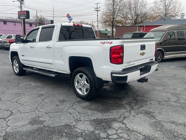 2015 Chevrolet Silverado 2500HD High Country photo 2