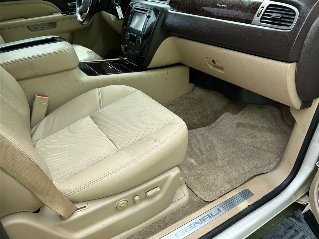 2012 Gmc Yukon Denali photo 21