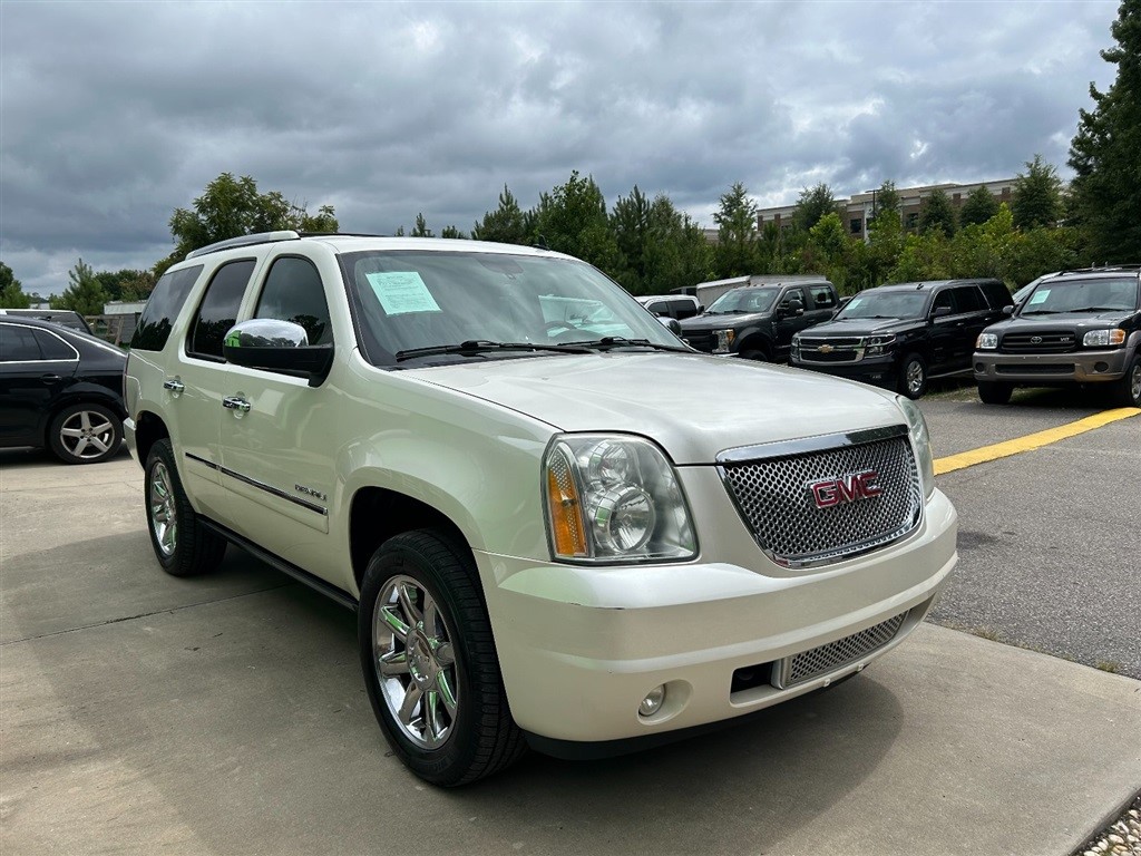 2012 Gmc Yukon Denali photo 2