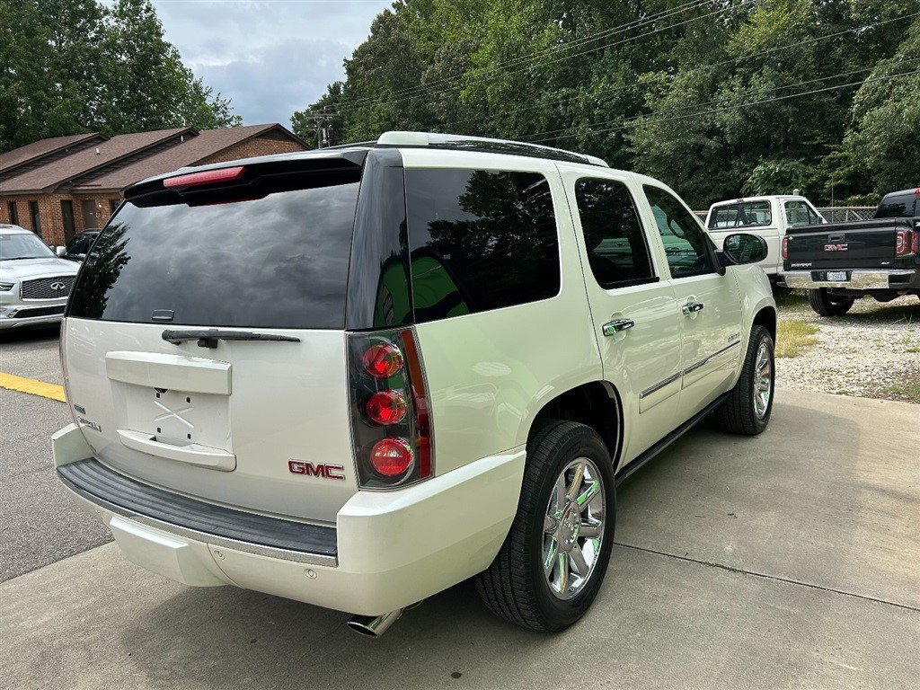 2012 Gmc Yukon Denali photo 3