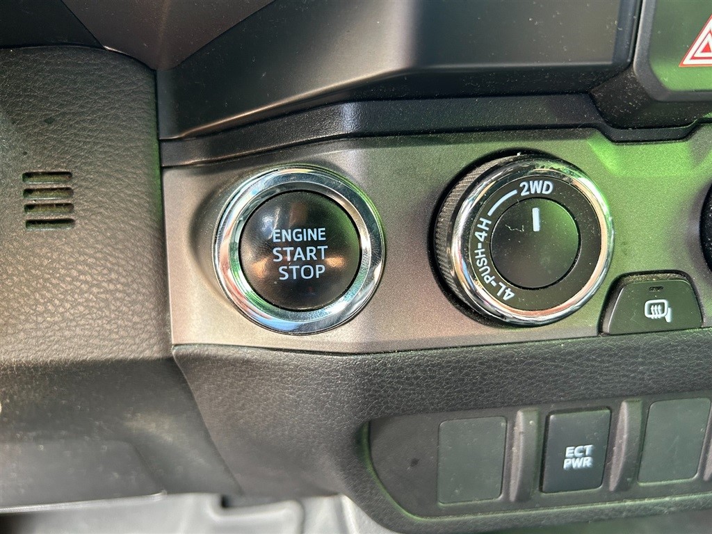 2019 Toyota Tacoma SR5 Double Cab Long Bed V6 4x4 photo 8