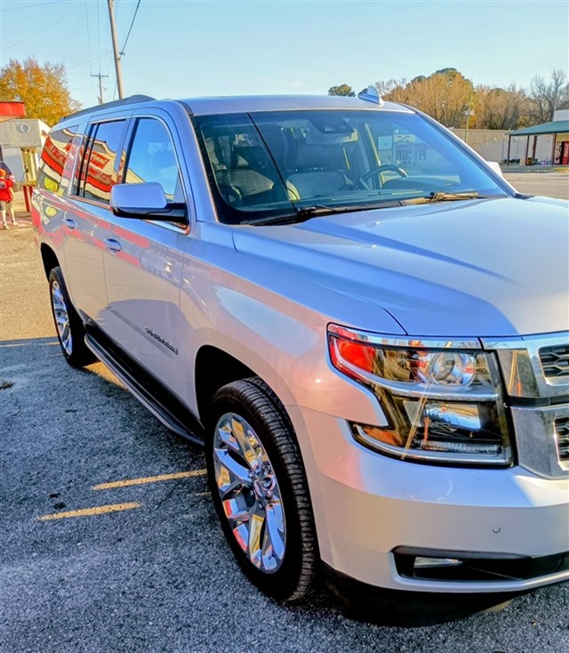 2019 Chevrolet Suburban LT 2WD for sale by dealer