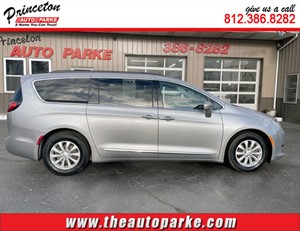 Picture of a 2017 CHRYSLER PACIFICA TOURING L