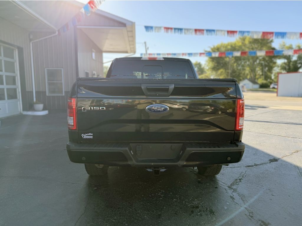 2015 Ford F-150 XLT photo 3