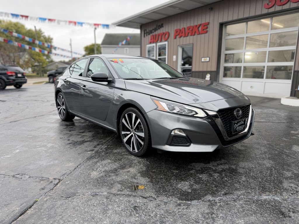 2022 Nissan Altima SR