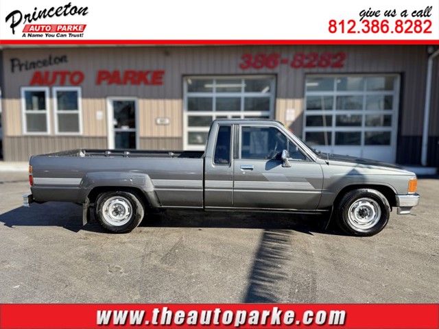 TOYOTA PICKUP XTRACAB RN70 DL in Princeton