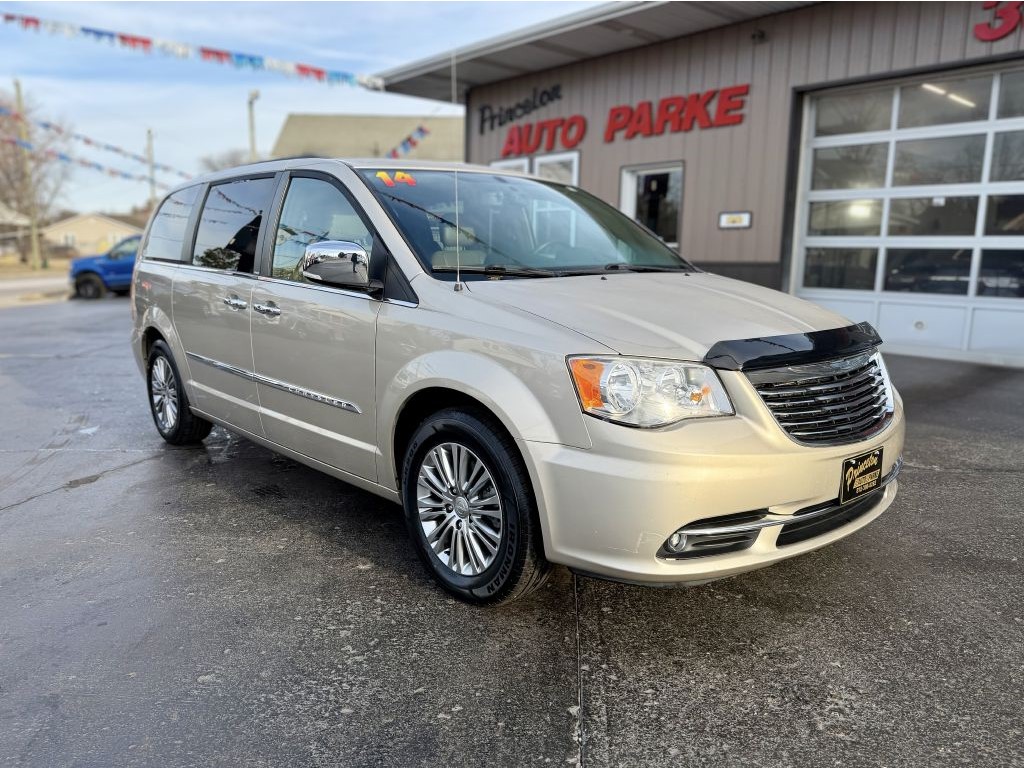 2014 Chrysler Town & Country Touring-L