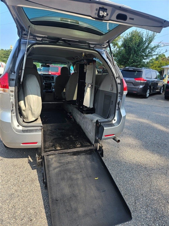 Toyota Wheelchair and stretcher accessible Sienna LE FWD in Raleigh