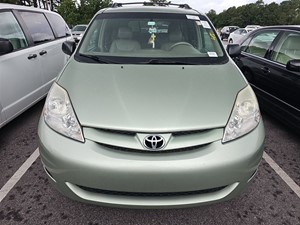 Picture of a 2006 Toyota Sienna LE 7-Passenger