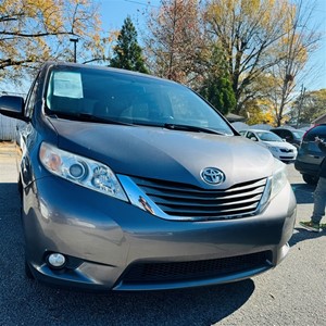 2011 Toyota Sienna Limited 7-Pass V6 for sale by dealer