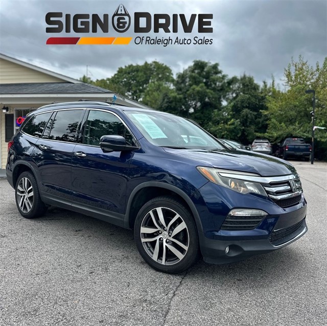 Honda Pilot Touring 4WD in Raleigh