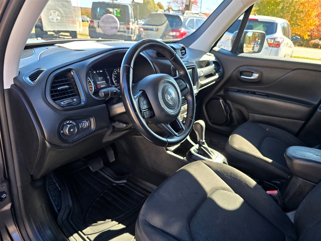2019 Jeep Renegade Altitude Package - Photo 10