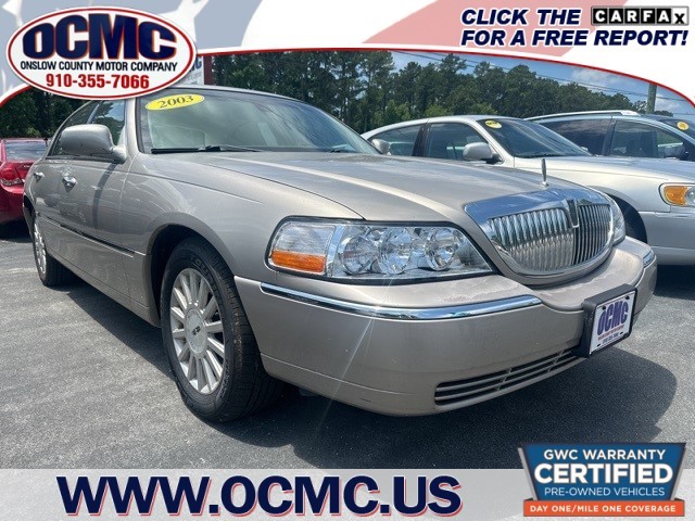 Lincoln Town Car Signature in Jacksonville