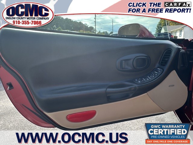 2004 Chevrolet Corvette Convertible photo 12