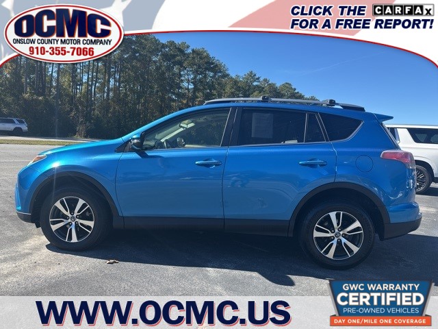 2017 Toyota RAV4 XLE photo 3