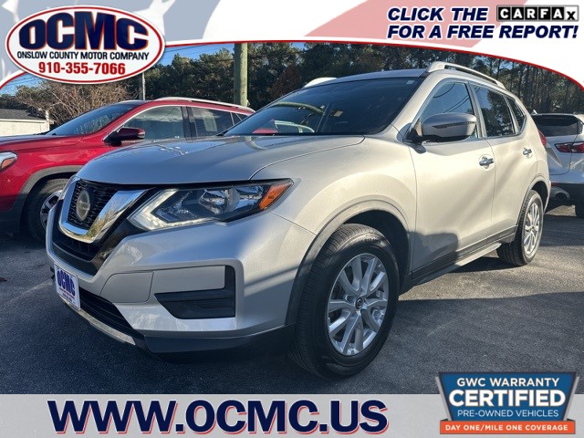 2018 Nissan Rogue SV photo 3