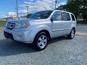 Picture of a 2009 Honda Pilot EX-L 4WD with DVD