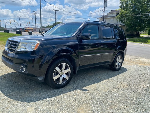 Honda Pilot Touring 4WD 5-Spd AT with DVD in Burlington