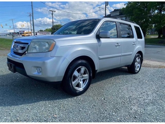 Honda Pilot Touring 4WD 5-Spd AT with DVD in Burlington