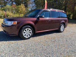 Picture of a 2010 Ford Flex SE FWD