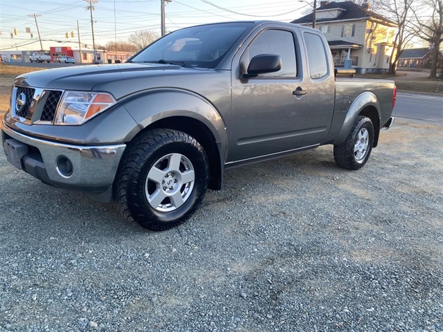 Nissan Frontier SE King Cab V6 4WD in Burlington