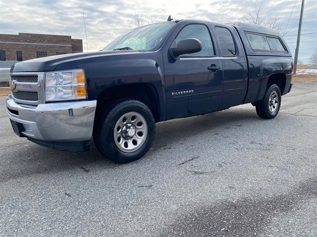 Chevrolet Silverado 1500 LS Extended Cab 2WD in Burlington