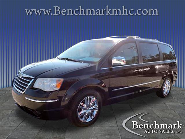 2008 Chrysler Town Country Limited In Morehead City