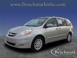 Picture of a 2010 Toyota Sienna XLE 