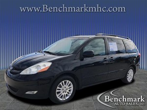 Picture of a 2008 Toyota Sienna XLE