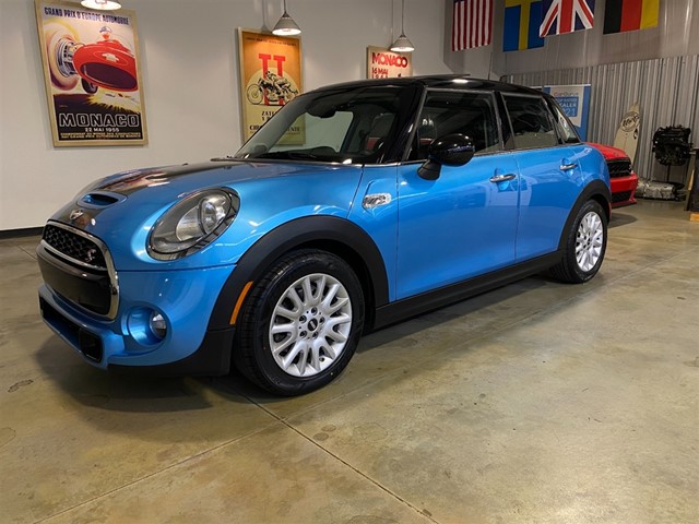 Mini Cooper S in Greer