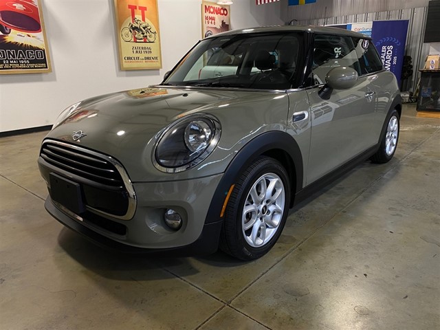 2019 MINI Hardtop Cooper Signature's photo