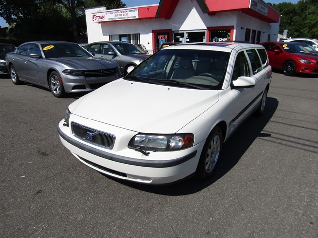 Volvo V70 2.4 in Raleigh