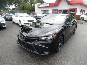 Picture of a 2022 Toyota Camry SE