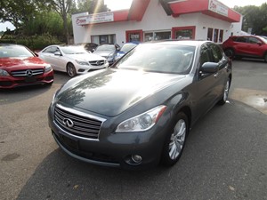 Picture of a 2011 Infiniti M M37x