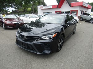 Picture of a 2018 Toyota Camry SE