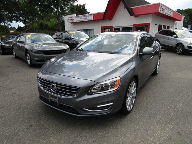 Volvo S60 T5 Drive-E Inscription Platinum FWD in Raleigh